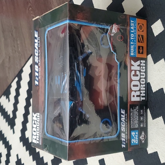 Blue Rock Crawler 1:18 Scale 4WD Rally Car 2.4GHz Radio Control RC Hobby Toy New - Picture 2 of 13